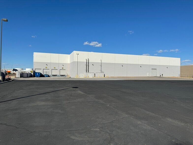 601 S 55th Ave, Phoenix, AZ à louer - Photo de l’immeuble – Image 3 sur 7