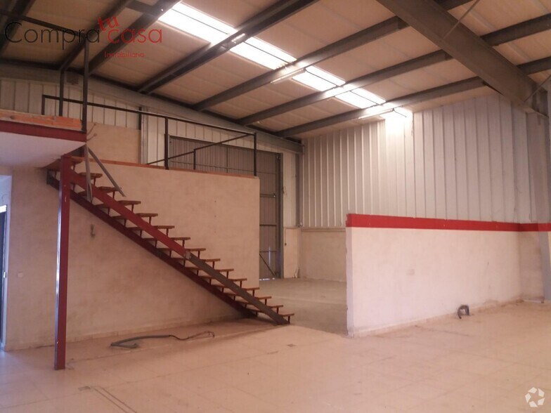 Industriel/Logistique dans Valverde del Majano, Segovia à vendre - Photo de l’immeuble – Image 2 sur 5