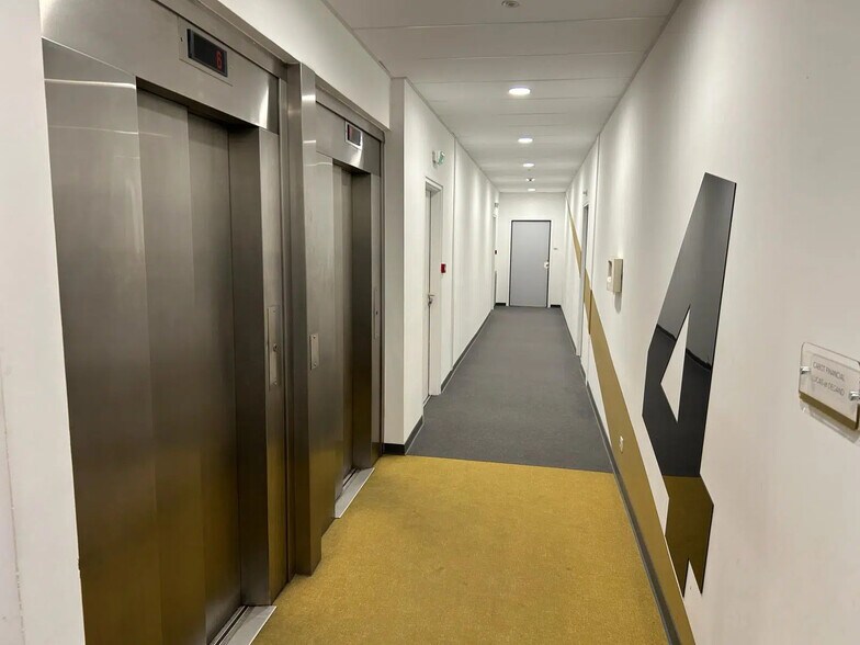 Bureau dans Marseille à louer - Photo de l’immeuble – Image 3 sur 6