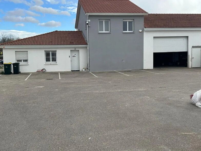 Local d'activités dans Saint-Sorlin-de-Vienne à vendre - Photo de l’immeuble – Image 1 sur 2