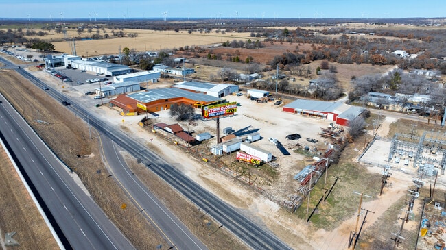 Plus de détails pour 302 N Access Rd, Clyde, TX - Local d’activités à vendre