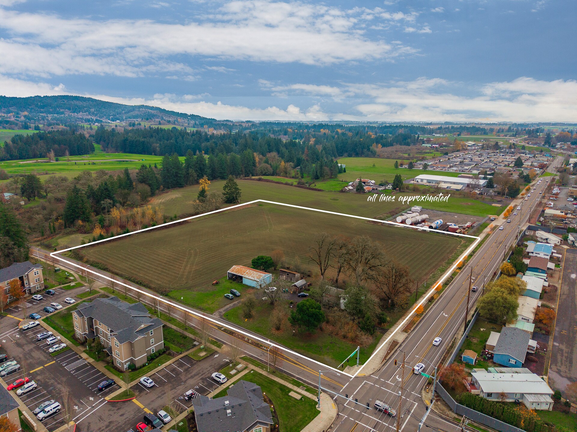 3312 E Fernwood Rd, Newberg, OR à vendre Photo principale– Image 1 sur 24