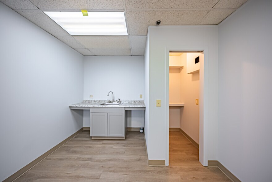 50 Johnson Ave, Hackensack, NJ à louer - Photo intérieure – Image 1 sur 17