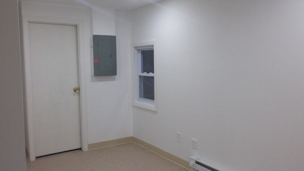 68 Schraalenburgh Rd, Harrington Park, NJ à louer - Photo de l’immeuble – Image 3 sur 10