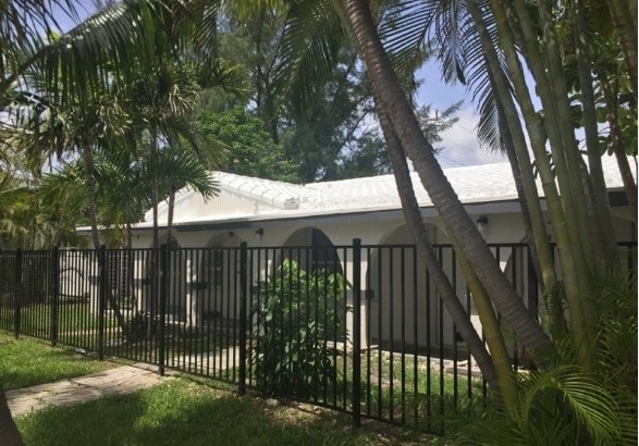 741 Hibiscus Ave, Pompano Beach, FL à vendre - Photo principale – Image 1 sur 43