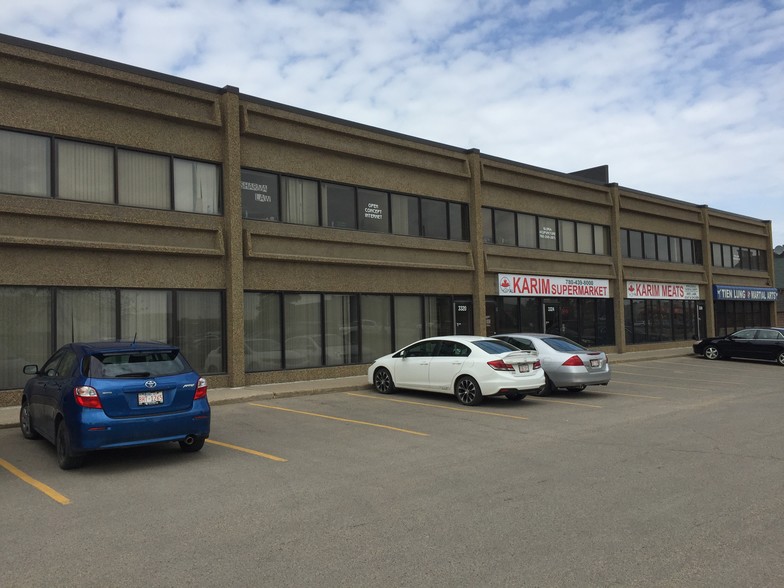 3304-3332 Parsons Rd NW, Edmonton, AB à louer - Photo de l’immeuble – Image 2 sur 4