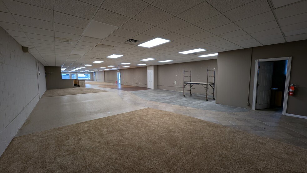 211 N Dixie Way, South Bend, IN à vendre - Photo de l’immeuble – Image 3 sur 15