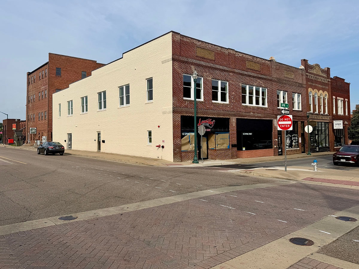 130 Spring St, Johnson City, TN à louer Photo intérieure– Image 1 sur 2