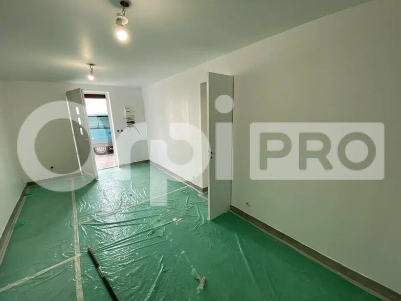 Industriel/Logistique dans ESSÔMES-SUR-MARNE à louer - Photo intérieure – Image 2 sur 7