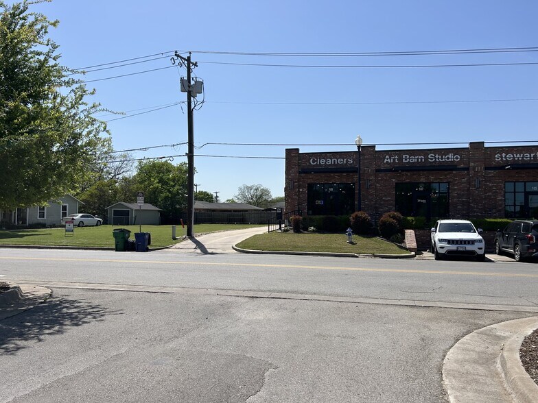 212 S Warren St, Burleson, TX à vendre - Photo de l’immeuble – Image 3 sur 6