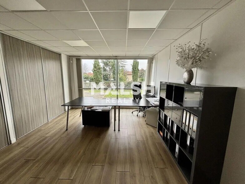 Bureau dans Vaulx-en-Velin à louer - Photo de l’immeuble – Image 3 sur 6
