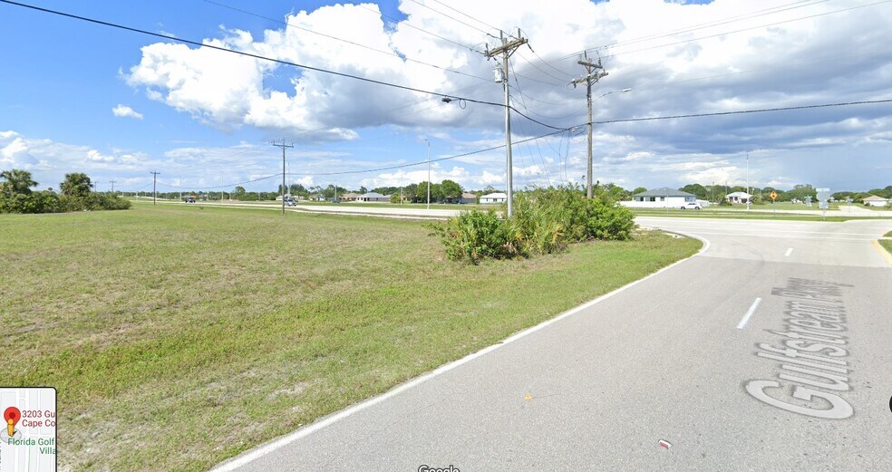 3203 Gulfstream, Cape Coral, FL à vendre - Photo de l’immeuble – Image 2 sur 5
