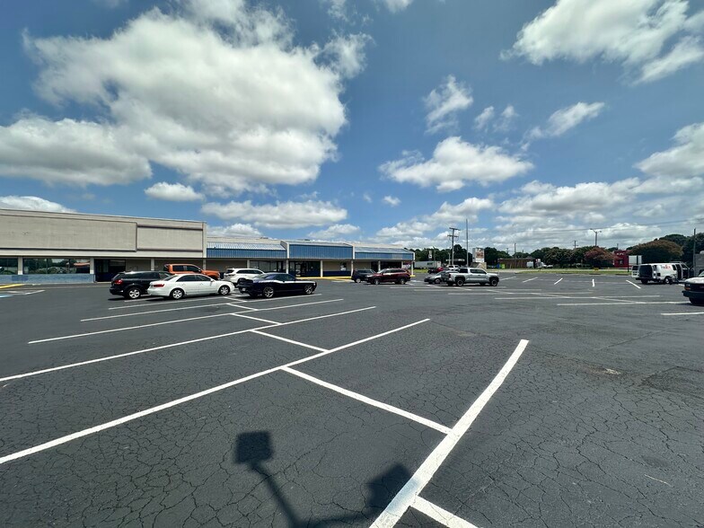 2211-2213 S Military Hwy, Chesapeake, VA à louer - Photo de l’immeuble – Image 3 sur 13