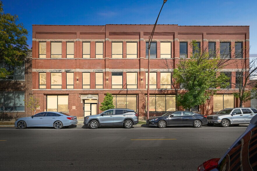2130-2140 W Fulton St, Chicago, IL à louer - Photo de l’immeuble – Image 3 sur 11