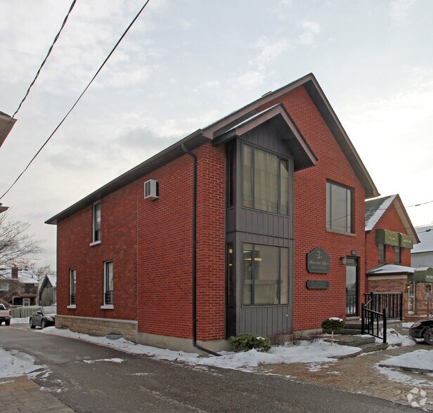 53 Division St, Oshawa, ON à louer - Photo de l’immeuble – Image 2 sur 2