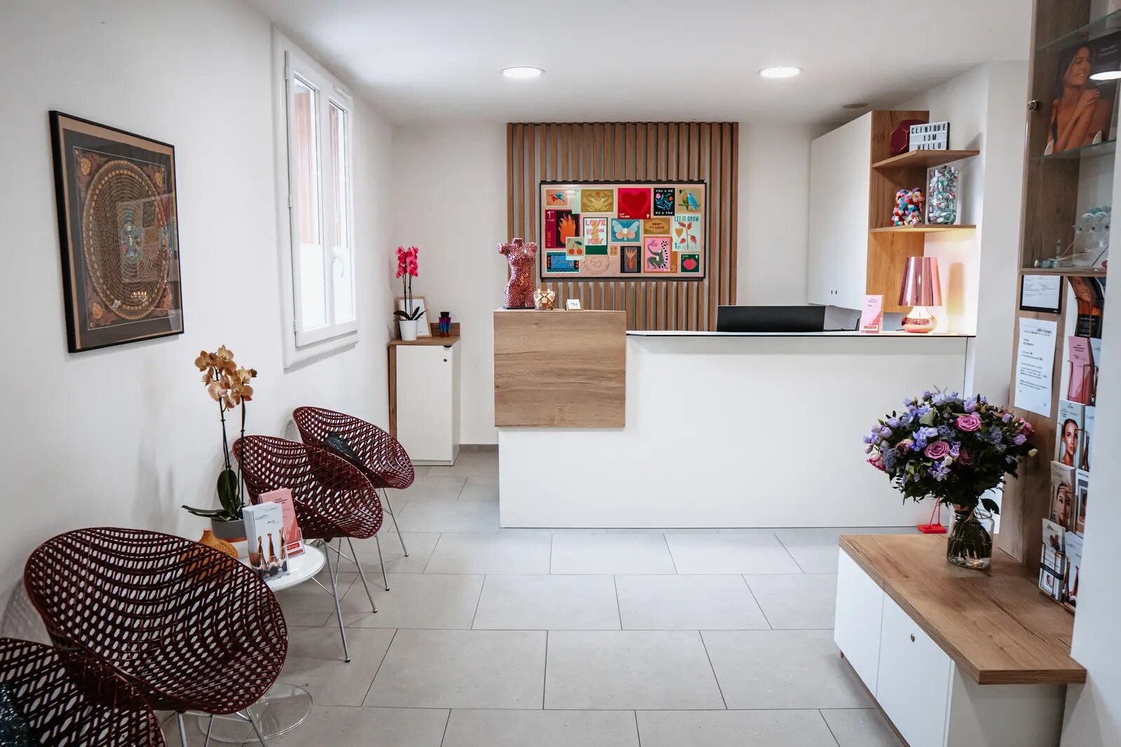 Immeuble residentiel dans LUYNES à vendre Hall d’entrée– Image 1 sur 5