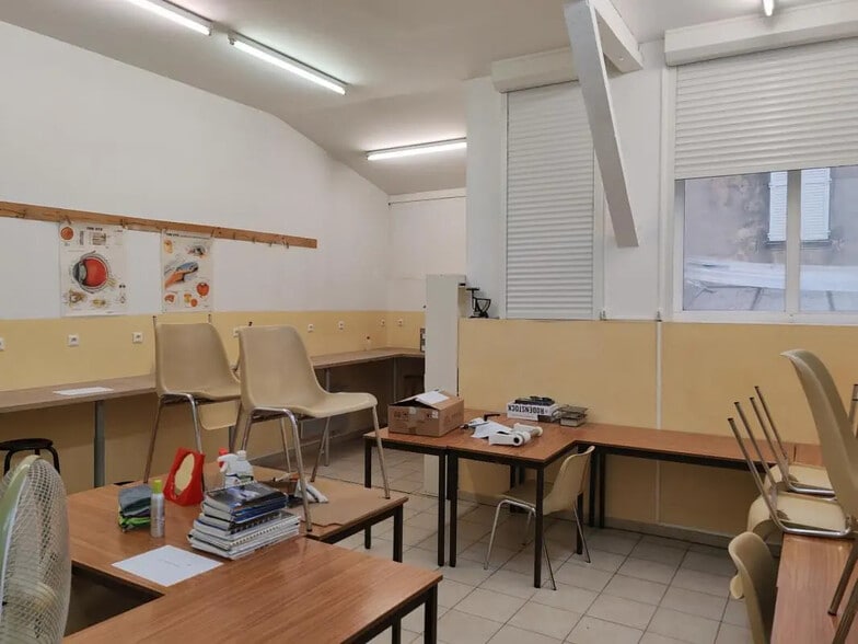 Bureau dans Toulon à vendre - Photo de l’immeuble – Image 2 sur 8