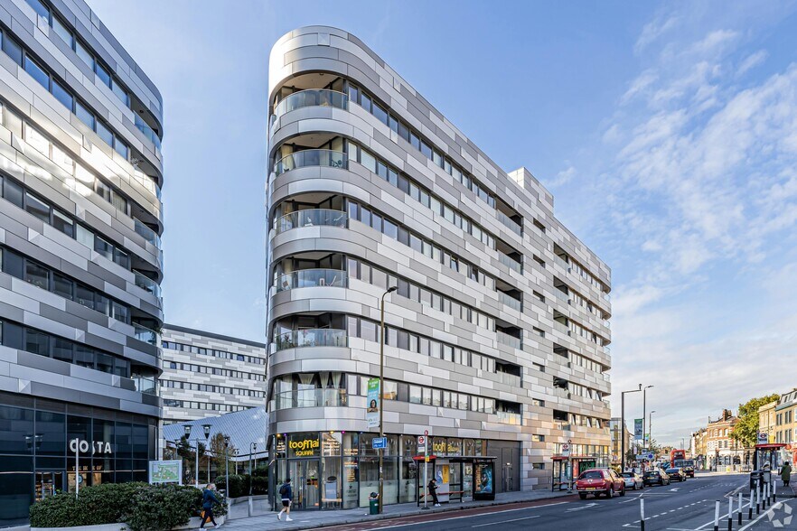 5 Hazel Ln, Londres à louer - Photo de l’immeuble – Image 2 sur 5