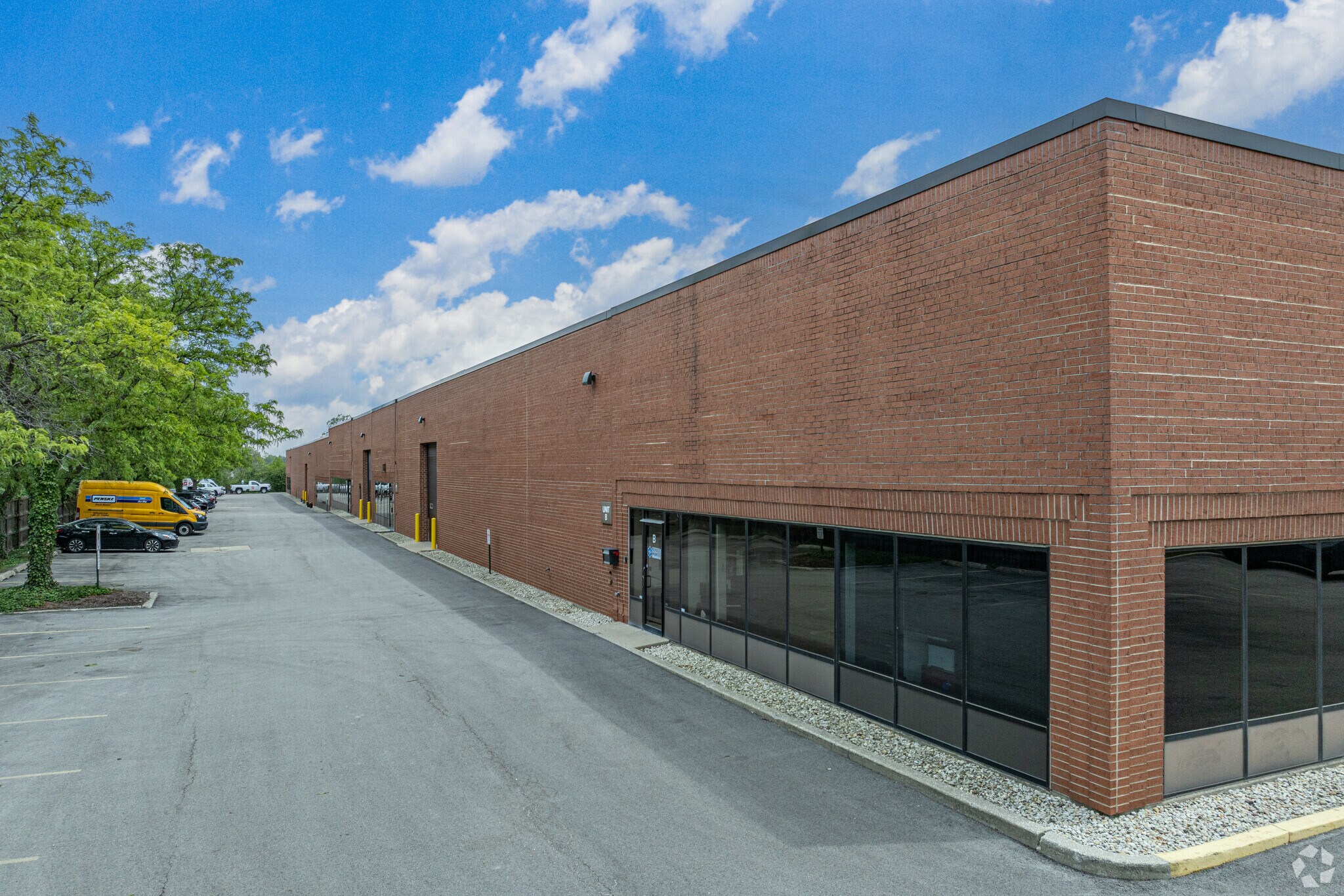 161 Tower Dr, Burr Ridge, IL à louer Photo principale– Image 1 sur 6