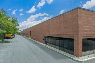 Plus de détails pour 161 Tower Dr, Burr Ridge, IL - Industriel/Logistique à louer