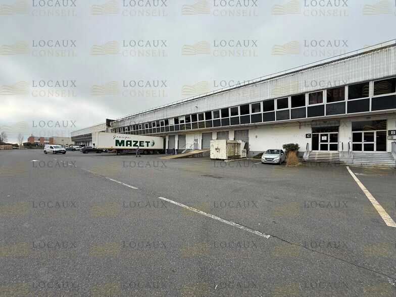 Local d’activités dans Marly-la-Ville à louer - Photo de l’immeuble – Image 1 sur 10