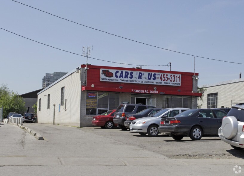 7 Hansen Rd, Brampton, ON à vendre - Photo de l’immeuble – Image 2 sur 2