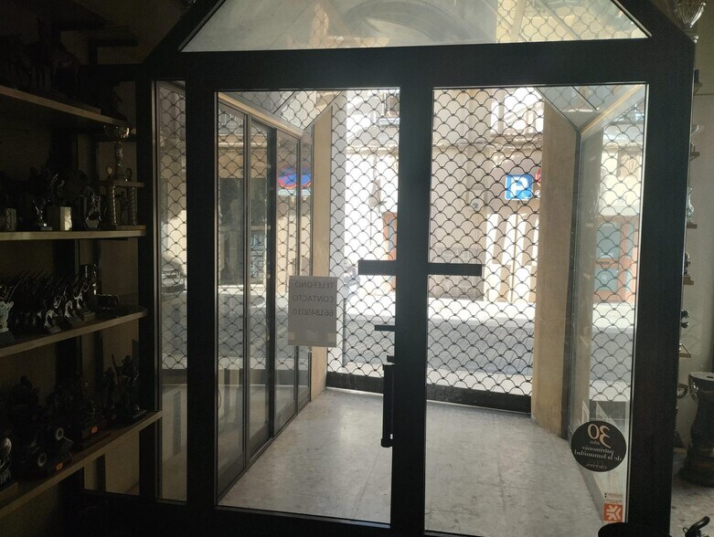 Local commercial dans Cáceres, Cáceres à louer - Photo de l’immeuble – Image 2 sur 10