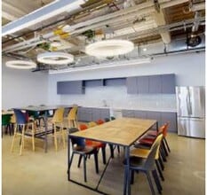 1001-1051 E Hillsdale Blvd, Foster City, CA à louer Photo intérieure– Image 2 sur 3