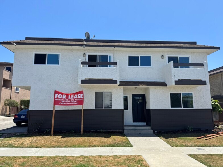 17422 Keelson Ln, Huntington Beach, CA à vendre - Photo de l’immeuble – Image 1 sur 9