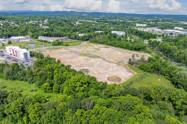 Plus de détails pour 599 E Main St, Middletown, NY - Industriel/Logistique à louer