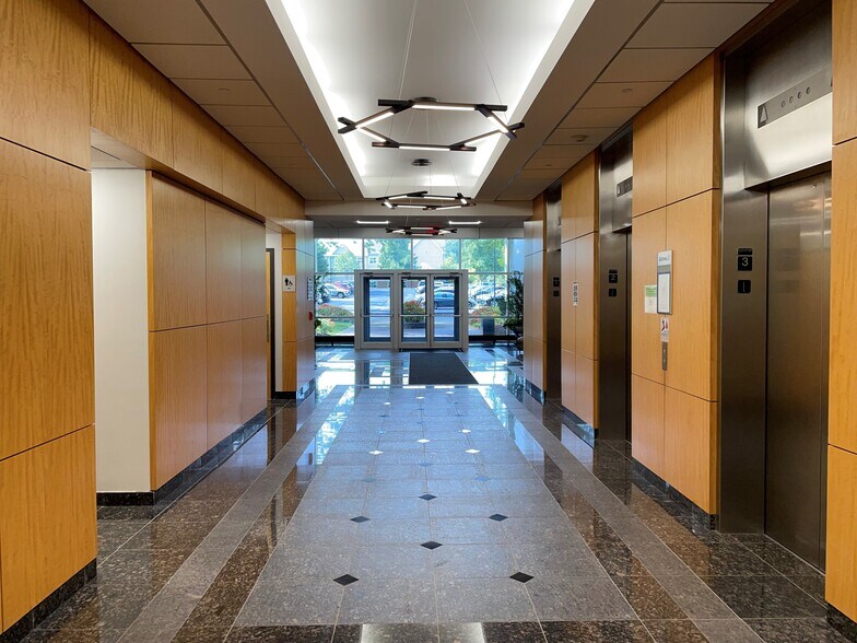 1 Gatehall Dr, Parsippany, NJ à louer - Hall d’entrée – Image 3 sur 6