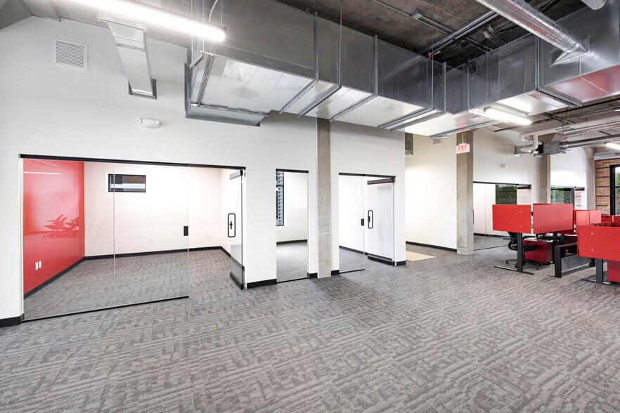 540 N Broadway, Green Bay, WI à louer - Photo de l’immeuble – Image 3 sur 7