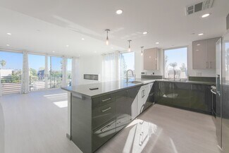 Plus de détails pour 1063 S Wooster St, Los Angeles, CA - Logement à vendre