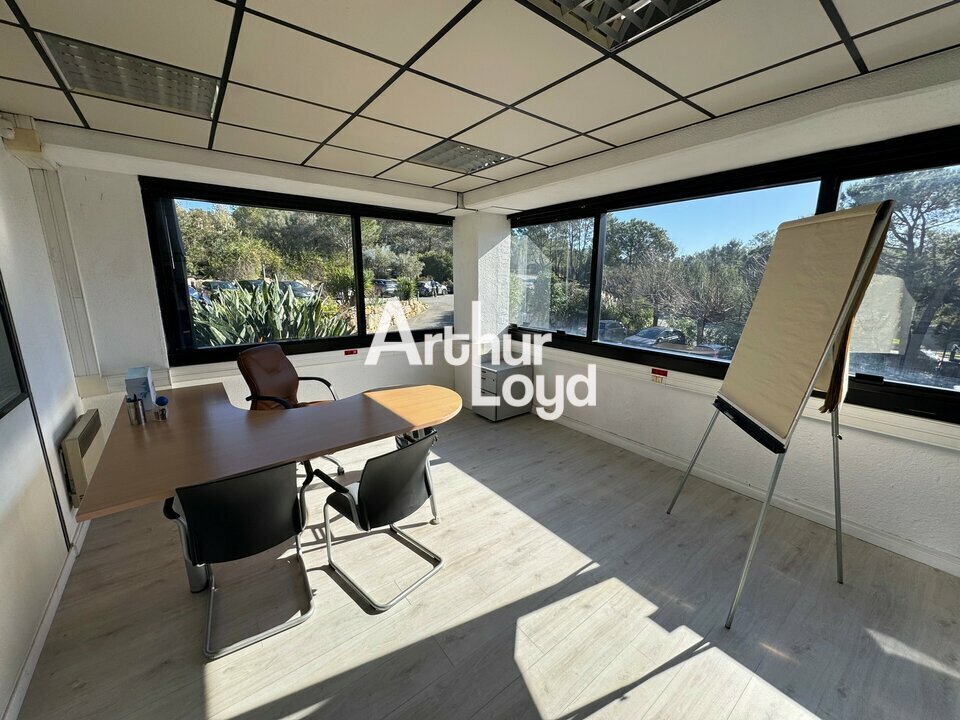 Bureau dans Valbonne à louer Photo de l’immeuble– Image 1 sur 8
