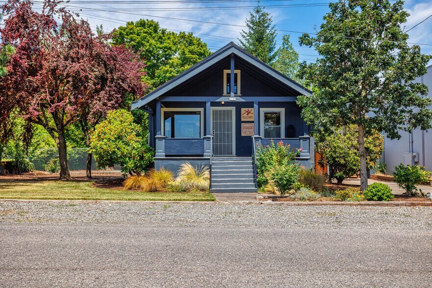 2105 SE Ochoco St, Portland, OR à vendre - Photo de l’immeuble – Image 2 sur 53
