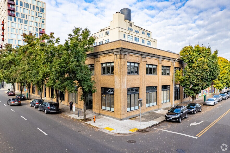 555 NW Park Ave, Portland, OR à louer - Photo principale – Image 1 sur 40