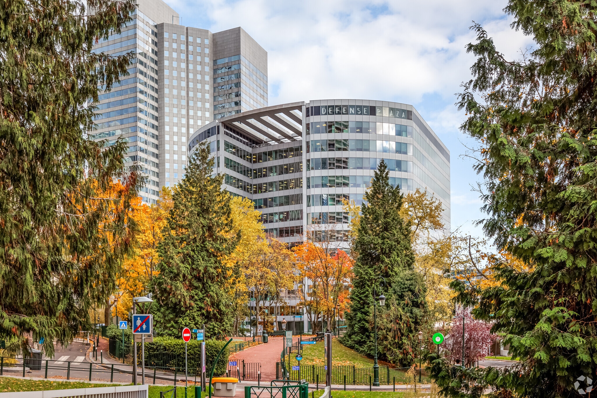 23-25 Rue Delarivière Lefoullon, Puteaux à louer Photo principale– Image 1 sur 6