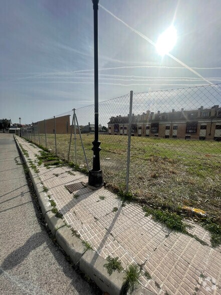 Terrain dans Serranillos del Valle, Madrid à vendre - Photo de l’immeuble – Image 2 sur 3