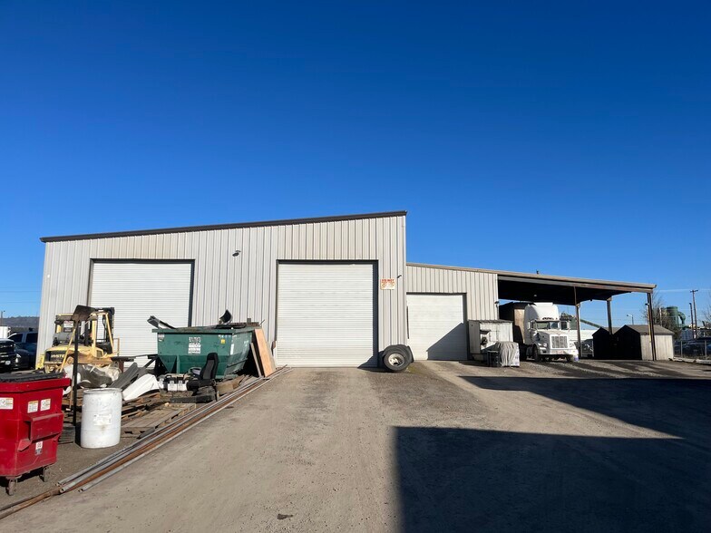 930 Antelope Rd, White City, OR à vendre - Photo de l’immeuble – Image 1 sur 1