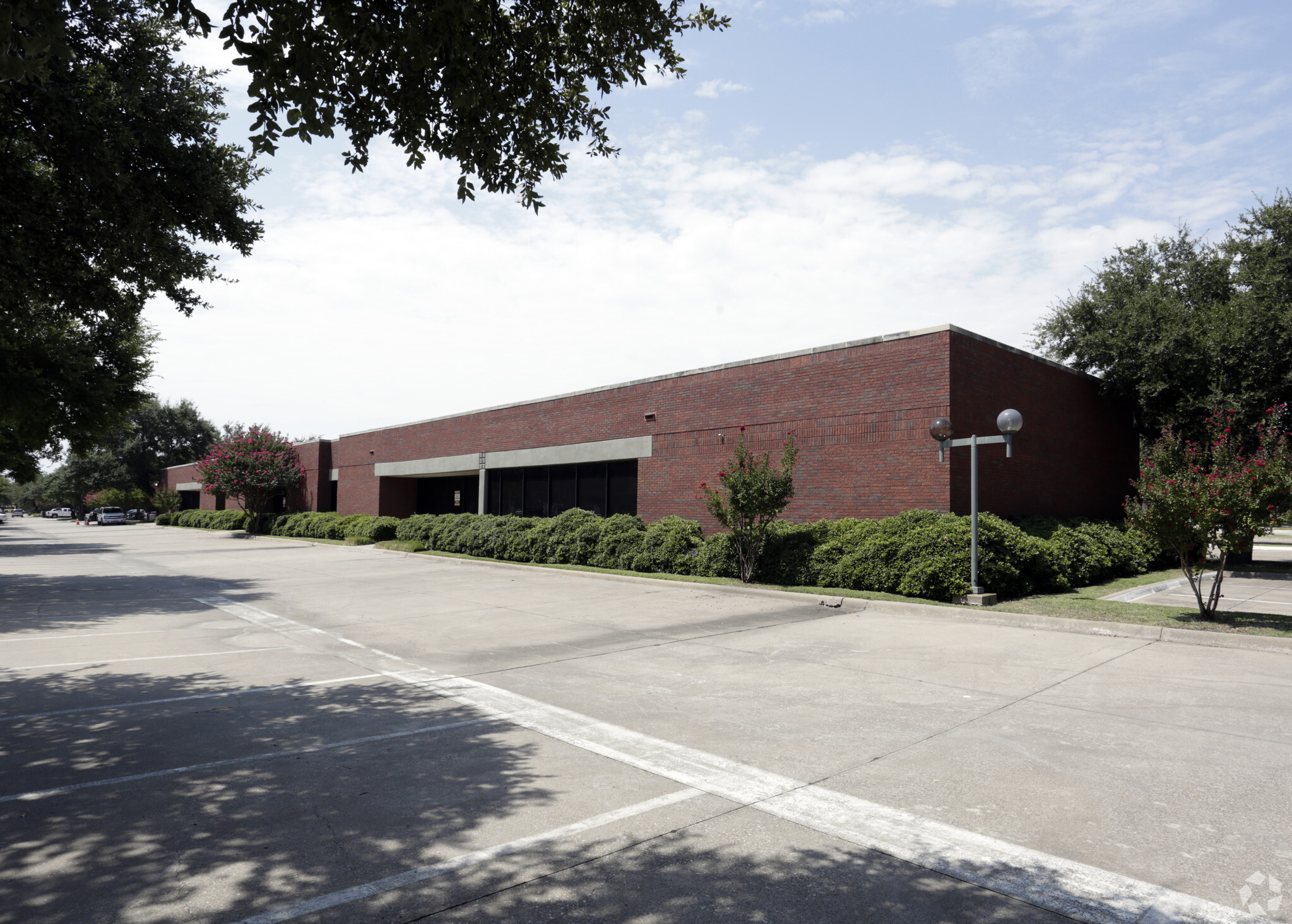 1601 N Glenville Dr, Richardson, TX à louer Photo de l’immeuble– Image 1 sur 10