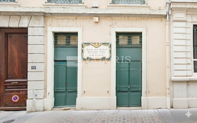 Plus de détails pour 25 Rue Vaubecour, Lyon - Local commercial à louer