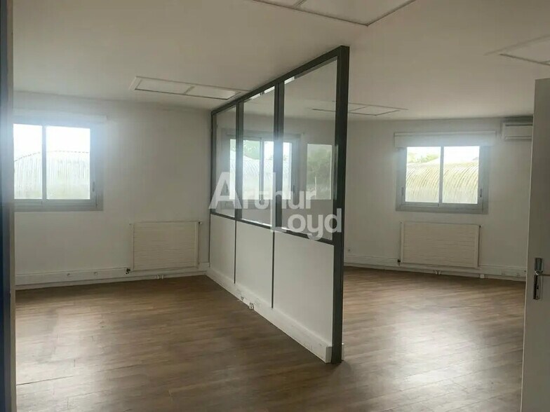 60 Avenue Franklin Roosevelt, Aix-les-Bains à louer - Photo de l’immeuble – Image 3 sur 13