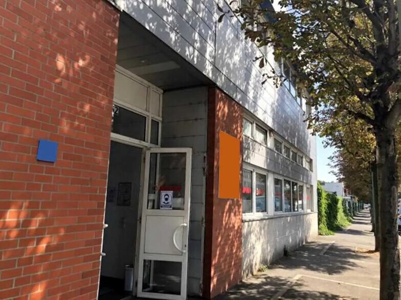 Bureau dans Vitry-sur-Seine à louer - Photo de l’immeuble – Image 1 sur 4