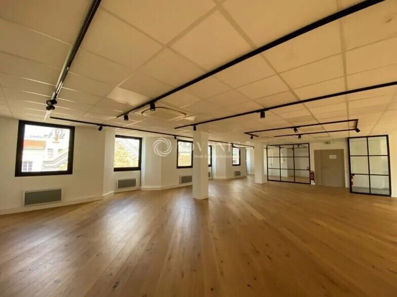 Bureau dans Boulogne-Billancourt à louer - Photo de l’immeuble – Image 2 sur 8