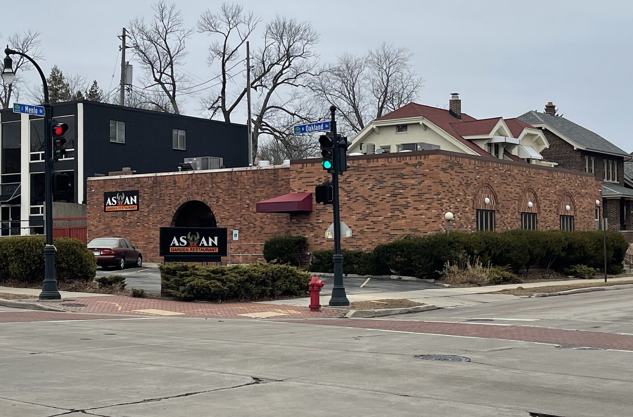3600 N Oakland Ave, Milwaukee, WI à louer Photo principale– Image 1 sur 7