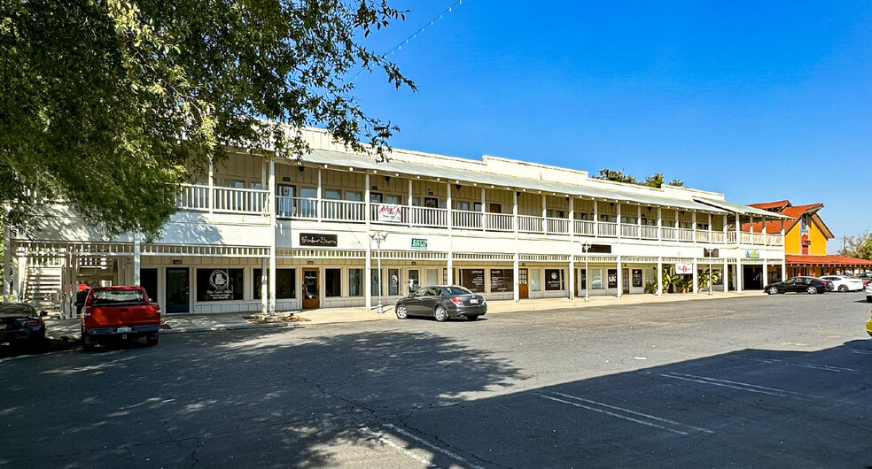 1450 Clovis Ave, Clovis, CA à louer - Photo de l’immeuble – Image 3 sur 8