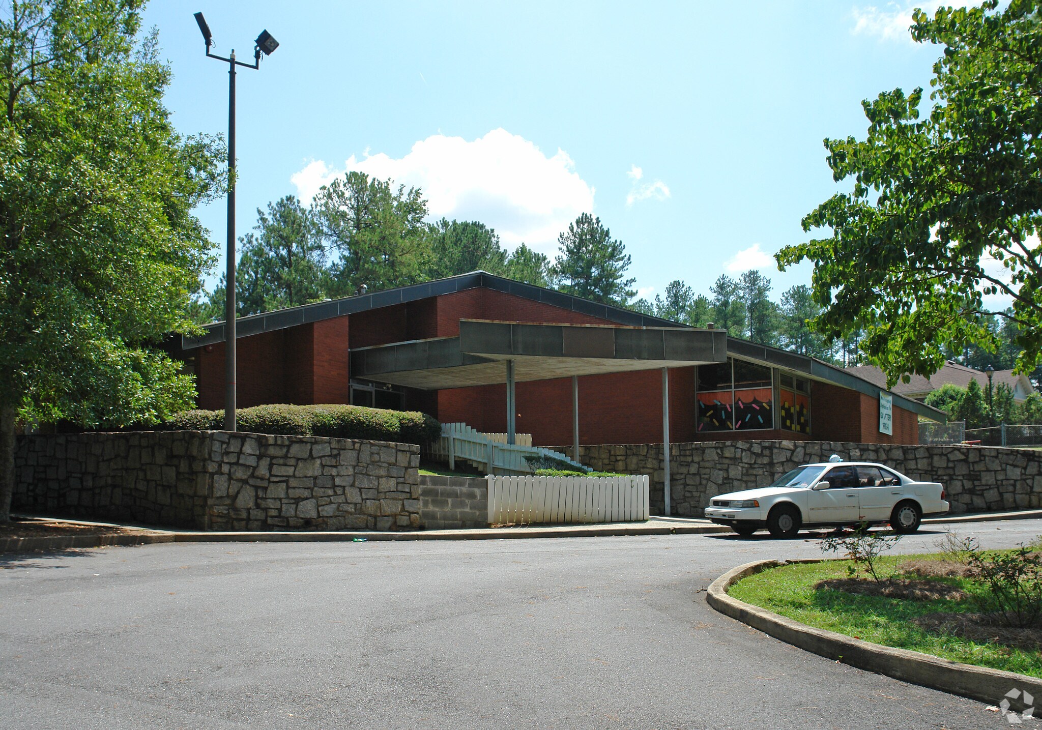 699 Village Square Dr, Stone Mountain, GA à vendre Photo principale– Image 1 sur 22