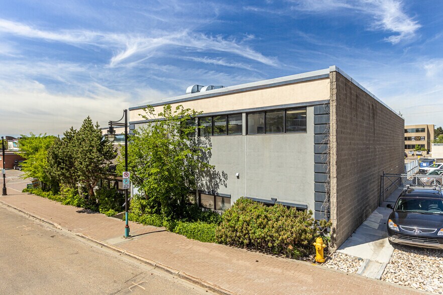 25 St Michael St, St. Albert, AB à louer - Photo de l’immeuble – Image 2 sur 6