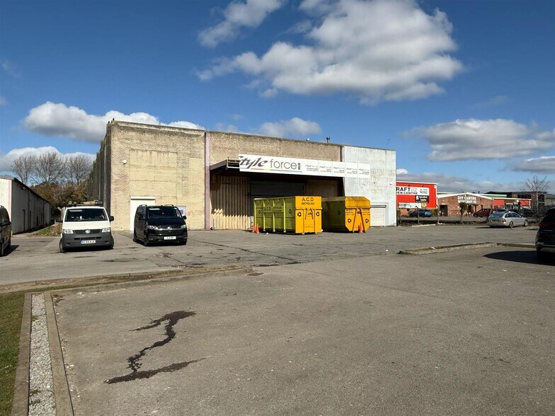 11 Village Farm Industrial Estate, Bridgend à louer - Photo de l’immeuble – Image 2 sur 5