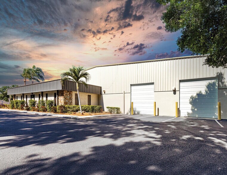 12450 Automobile Blvd, Clearwater, FL à vendre - Photo de l’immeuble – Image 2 sur 48